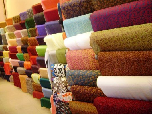 lua-chon-vai-cho-ao-dai-cach-tan